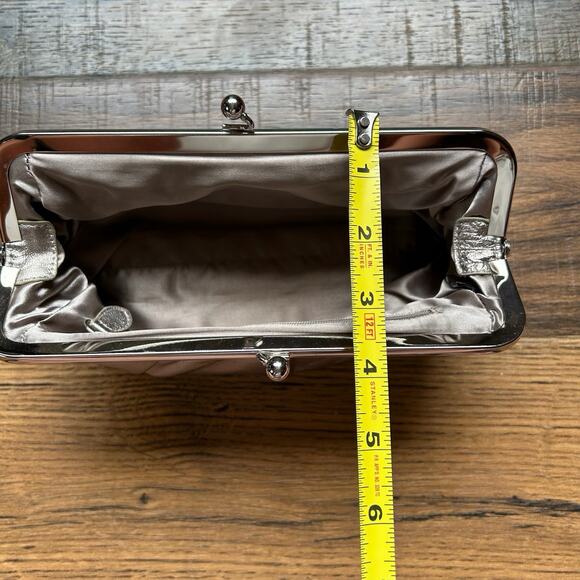 Express Genuine Leather Metallic Clutch Purse Kiss Lock Frame Bag Vintage Y2K - Picture 6 of 6